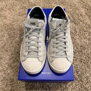 P448 Womens Gray Leopard Sneakers